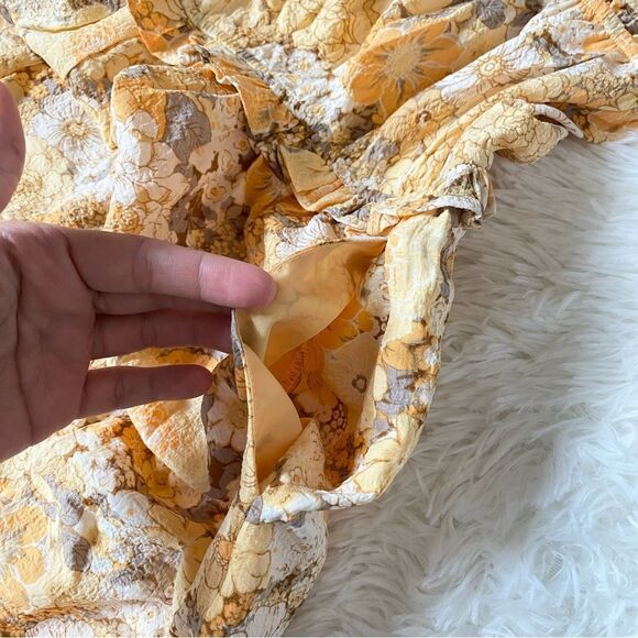 Floral Romper 🌼 - Picture 6 of 6